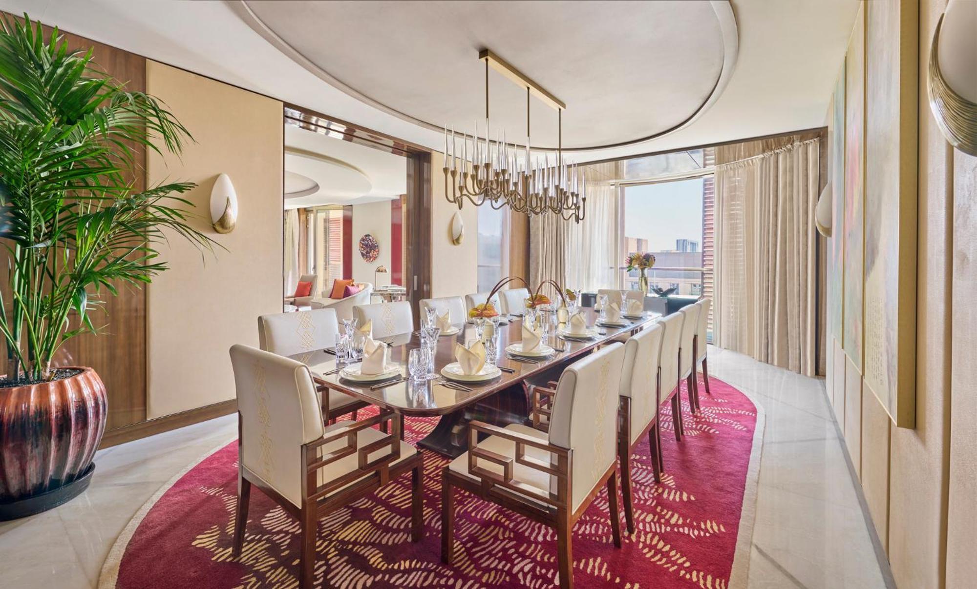 Al Faisaliah Hotel, Riyadh Bagian luar foto Dining room