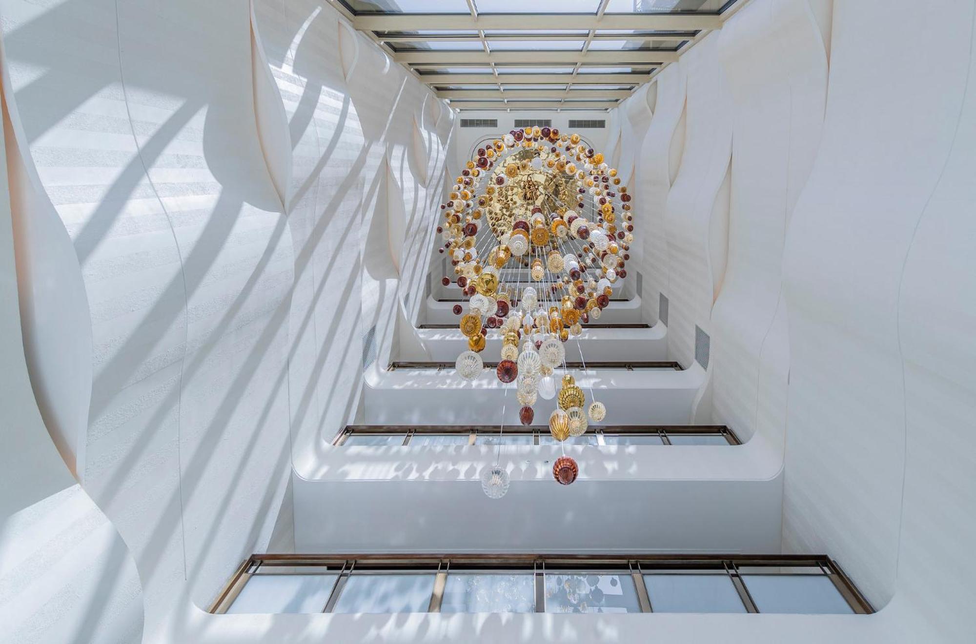 Al Faisaliah Hotel, Riyadh Bagian luar foto The staircase