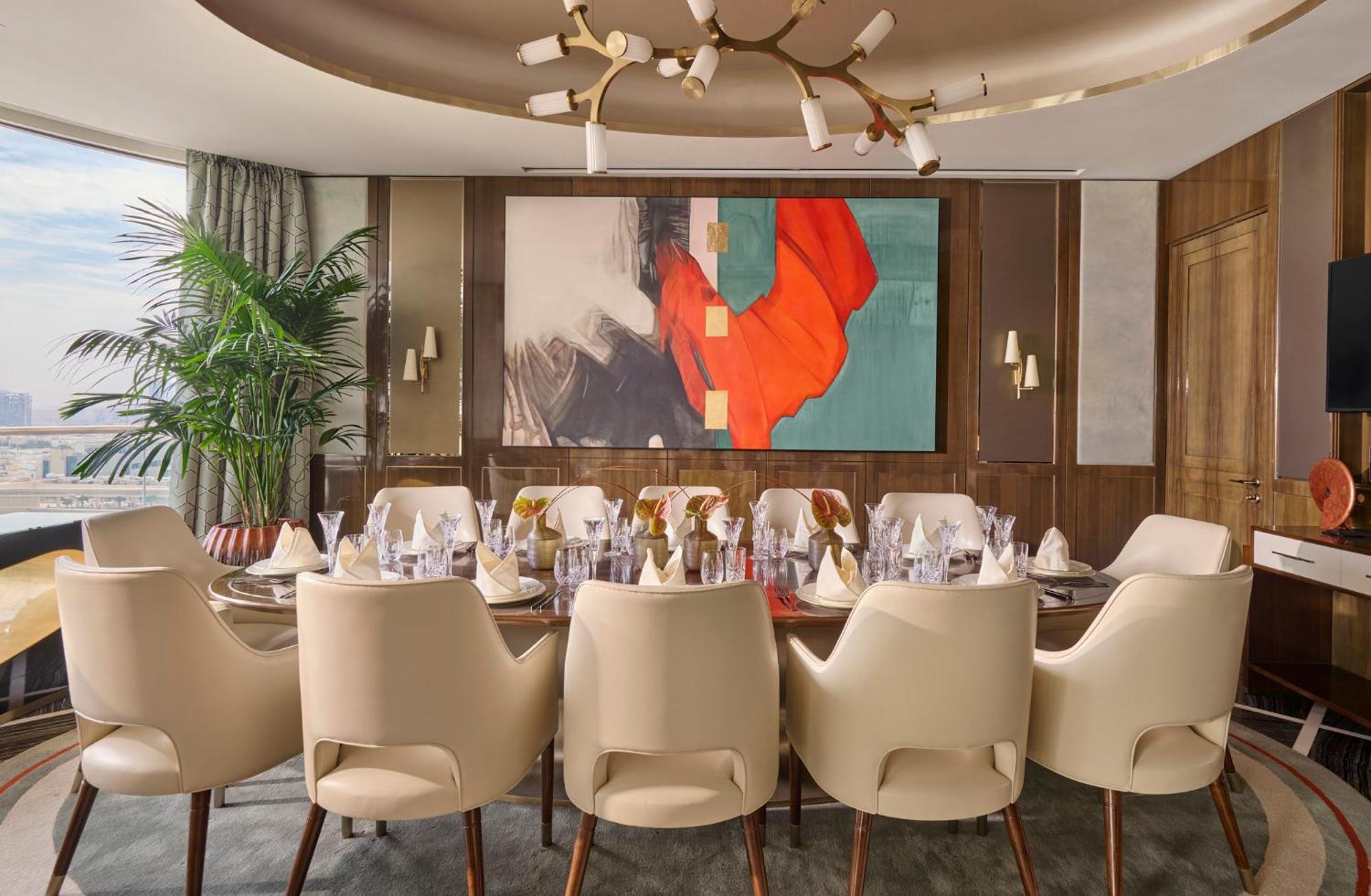 Al Faisaliah Hotel, Riyadh Bagian luar foto Dining room