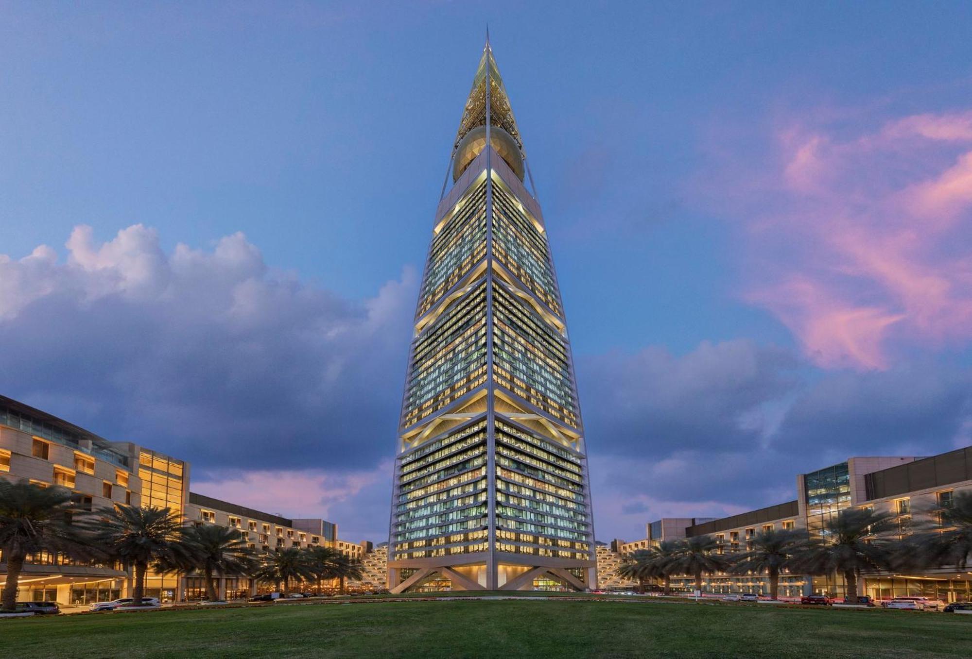 Al Faisaliah Hotel, Riyadh Bagian luar foto The Ritz-Carlton, DIFC