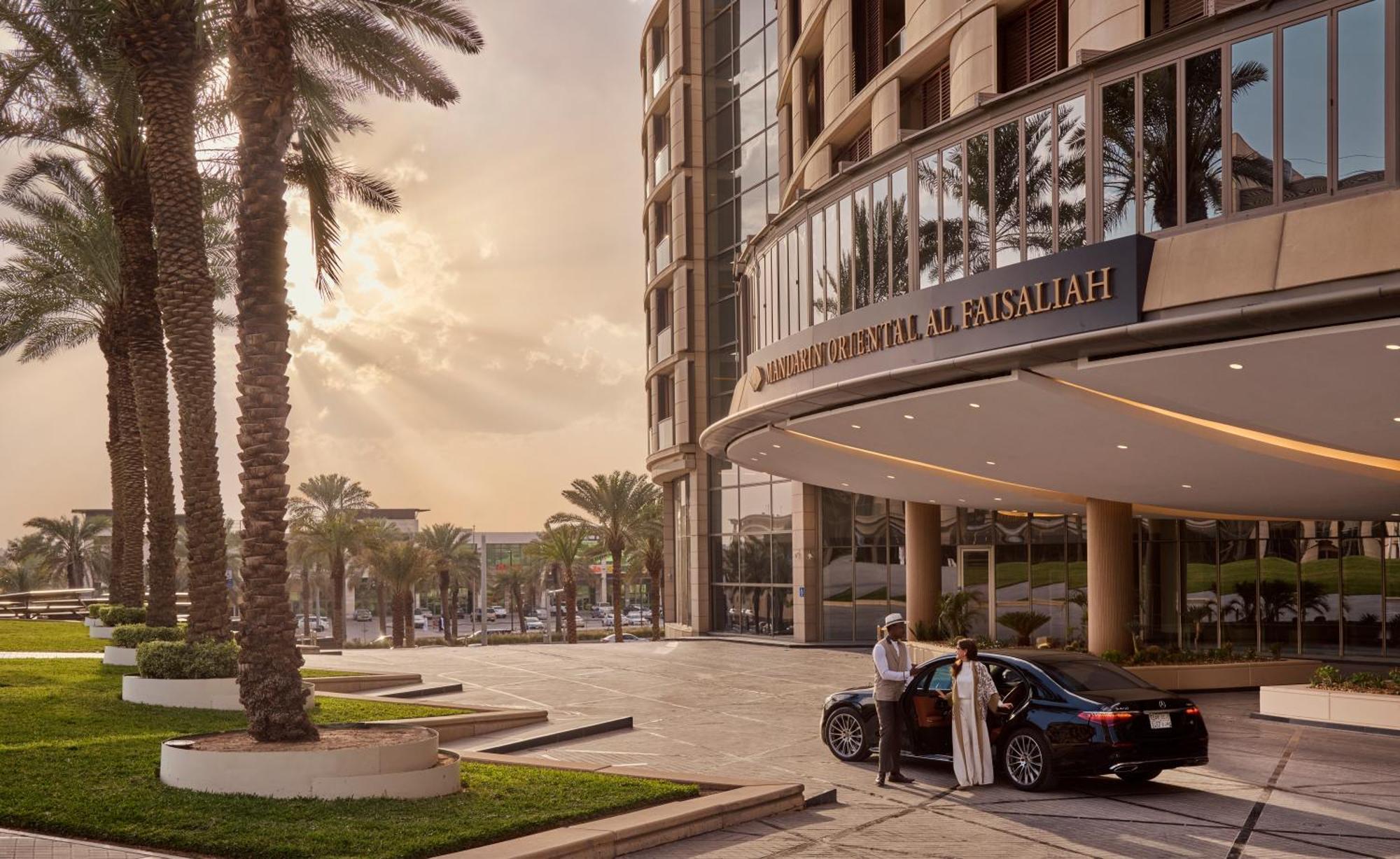 Al Faisaliah Hotel, Riyadh Bagian luar foto The Fairmont Ajman